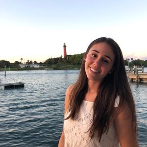 Meet your Posher, Olivia